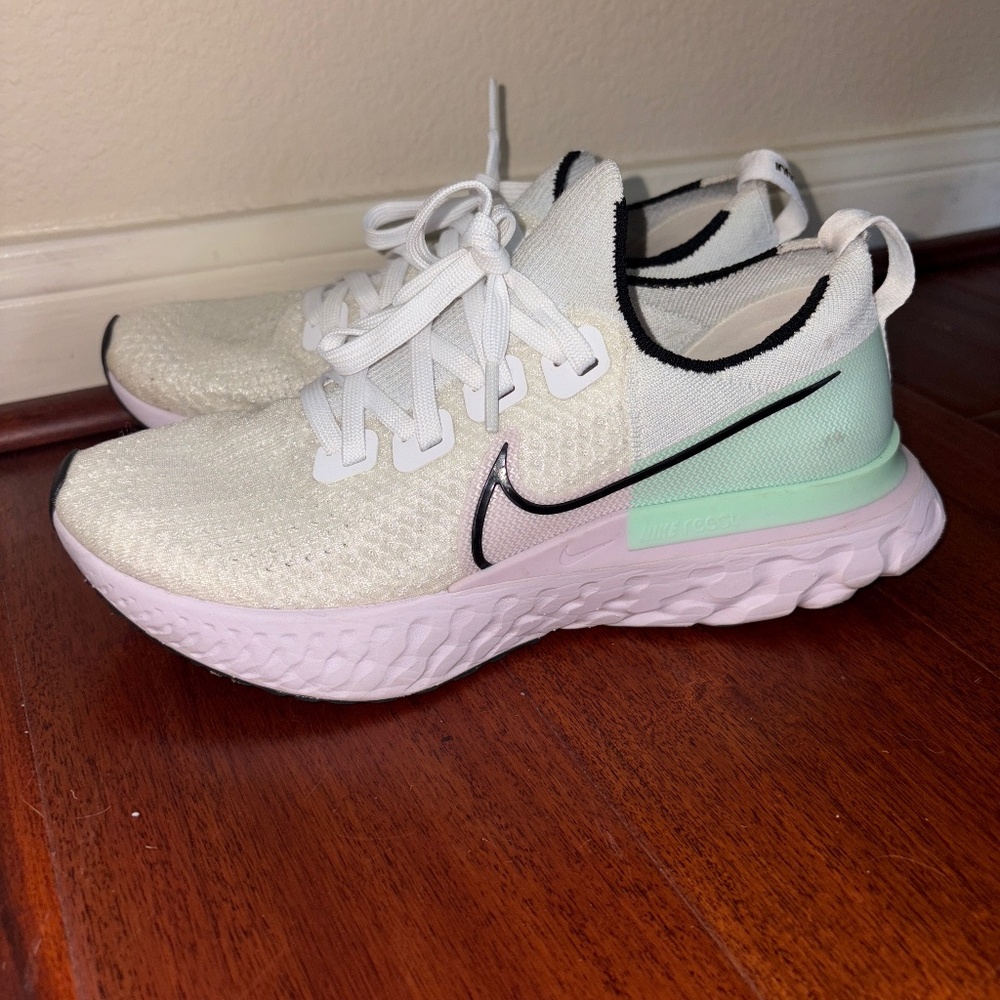 Nike react flyknit running shoes